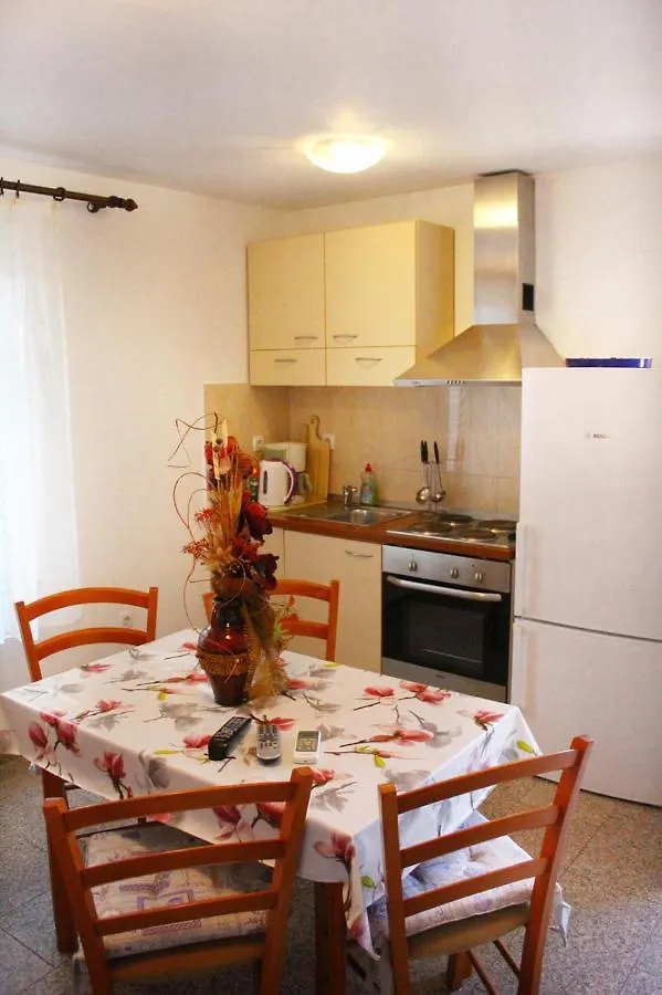 Apartment Pahljina Rab Town