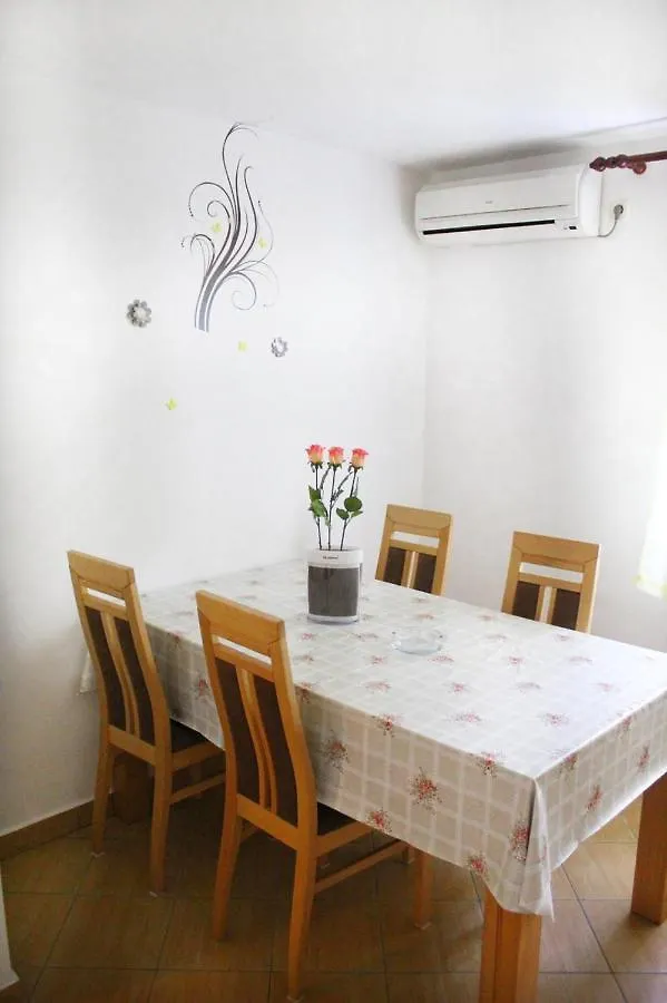 Apartment Pahljina Rab Town