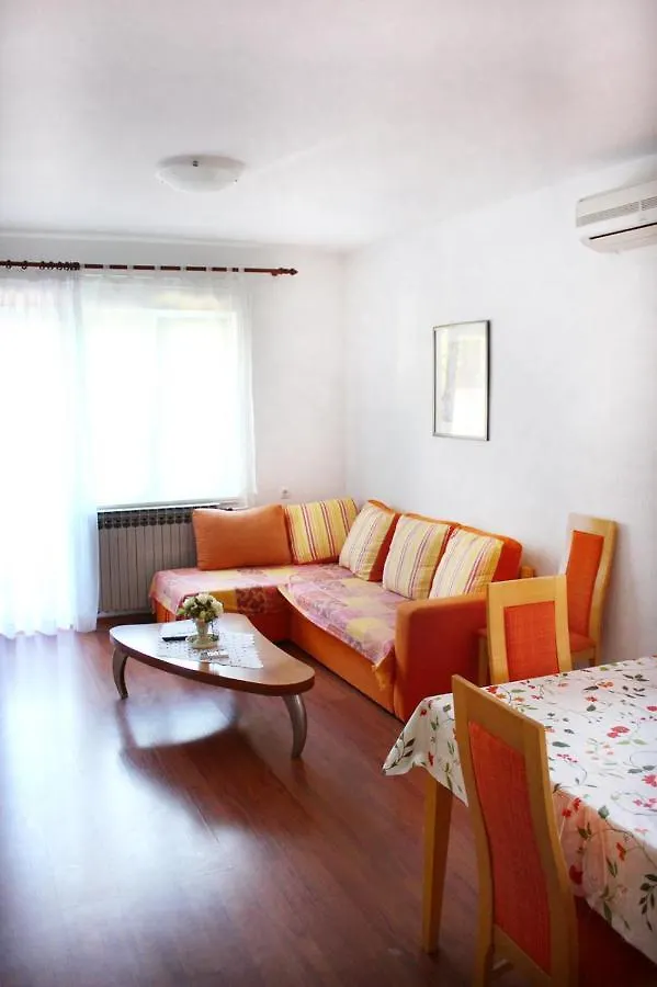 Apartment Pahljina Rab Town