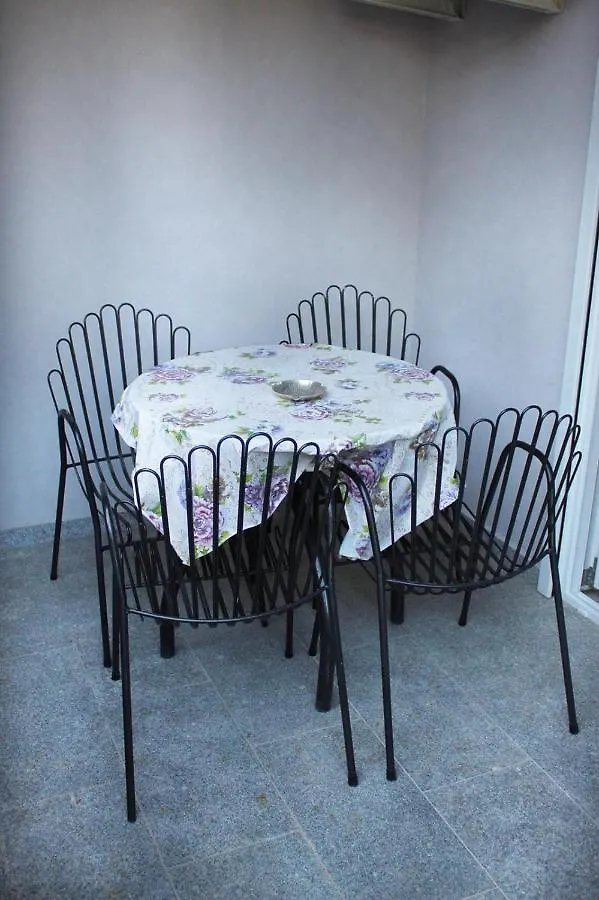 Apartment Pahljina Rab Town
